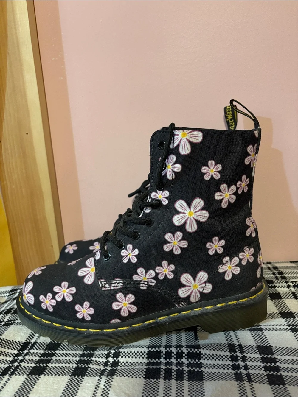 Dr. Martens Practically New Black Floral Lace-Up Boots - Picture 3 of 4